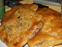 رغيفات باللحم المفروم في الفرن بالصور 4