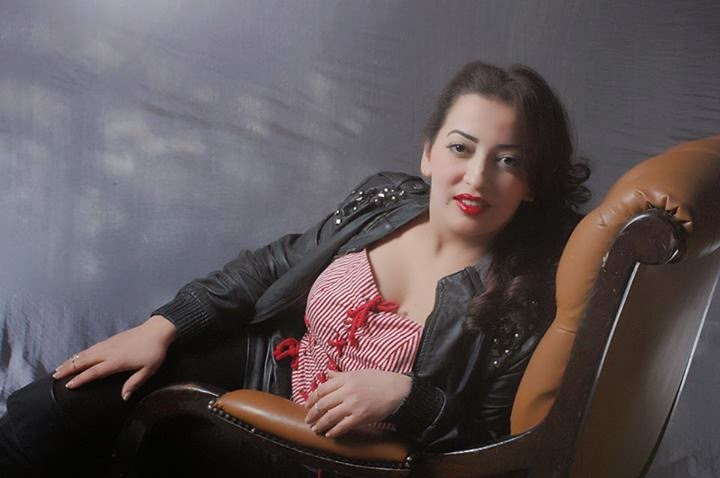 إلهام واعزيز تعرضت لتحرش جنسي من فنانة مغربية مشهورة