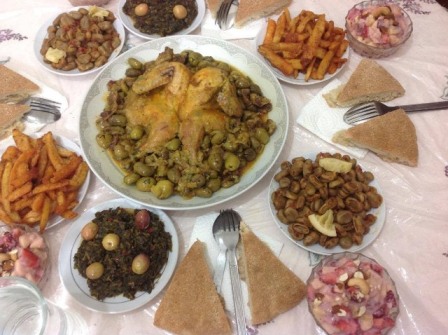 فكرة جميلة و مميزة لتحضير مائدة غداء مغربية متكاملة