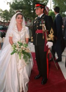 فستان زواج الملكة رانيا2