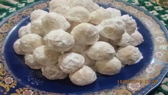 Ø­Ù„ÙˆØ© Ø¨Ø§Ù„ØªÙ…Ø± Ø±Ø·Ø¨Ø© ÙˆÙ‡Ø´ÙŠØ´Ø© ØªØ°ÙˆØ¨ ÙÙŠ Ø§Ù„ÙÙ…