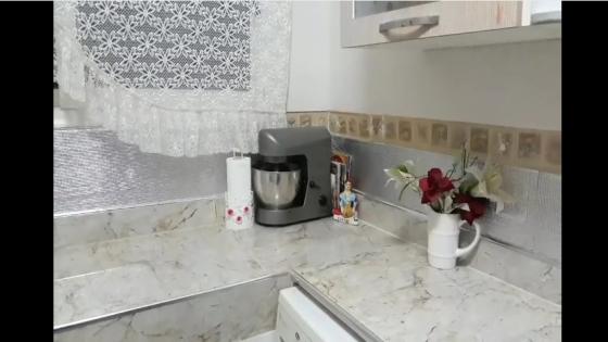 أجيو تشوفو كيفاش بدلت كوزينتي 180 درجة صبغت الفايونص و الحيطان و كولشي رجع كيحمقق