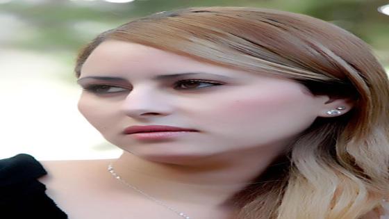 منال الصديقي تتحدى السرطان وتظهر حليقة الرأس