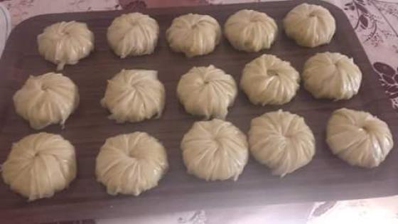 بسيطلات صغار بالدجاج واللوز