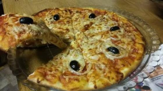 تحضير بيتزا بالطون مذاق لايقاوم