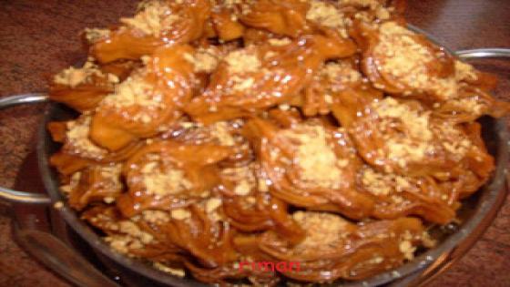 حلوة البشنيخة باللوز رائعة