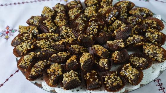 حلويات العيد: حلوى معلكة بدون دقيق مسقية جدييييدة وسريعة التحضير تحمر ليك وجهك مع ضيافك