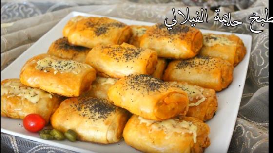 رغايف مورقة بعجينة المسمن بحشوة الدجاج بنكهة مميزة جدا…جربيه بدون تردد