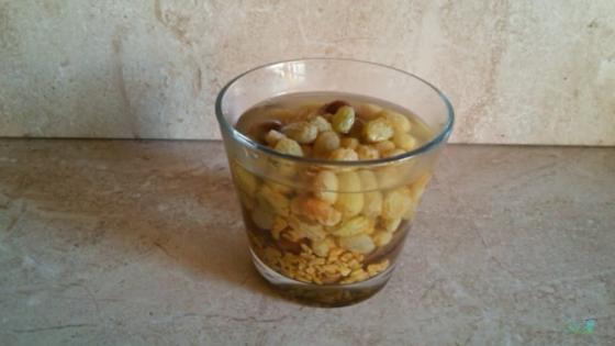 مشروب صحي بالزبيب التمر والحلبة للزيادة في الوزن وإبراز المناطق الأنثوية