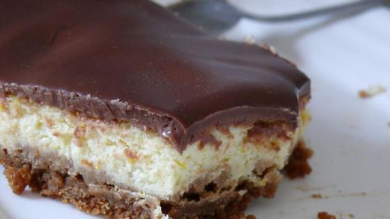 شيز كيك المذاق ديالو أكثر من رائع وخفيف لأنه غير فروماج مافيهش الزبدة