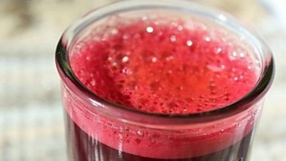 عصير علاجي طبيعي يقوي المناعة وينظف الدم