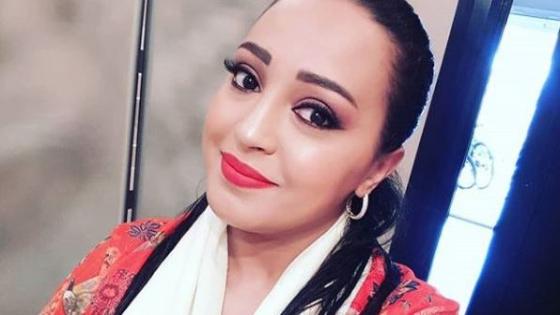 غزلان مكوار تقدم كيراتين طبيعي منزلي فعال للشعر المجعد لقي استحسان المغربيات