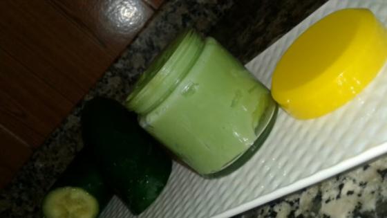 ماسك الخيار المعتمد عند الصحراويات لتبييض الوجه والرقبة