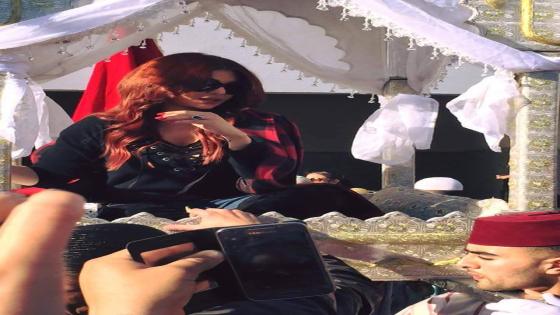 رغم الإنتقادات هيفاء وهبي تستقبل كالعروس بالعمارية المغربية